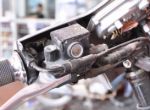 Lưu ý Quan Trọng Khi Thay Dầu Nhớt Cho Xe Vespa